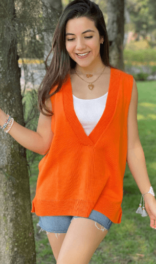 Chaleco largo cuello V liso 4