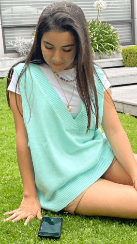 Chaleco largo cuello V liso 6