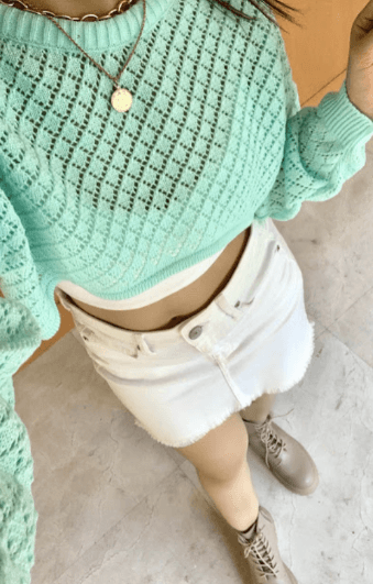 Sueter corto con hoyos 7