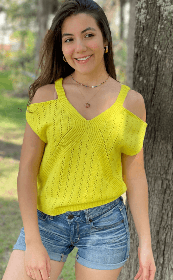 Sueter V cruzado manga corta