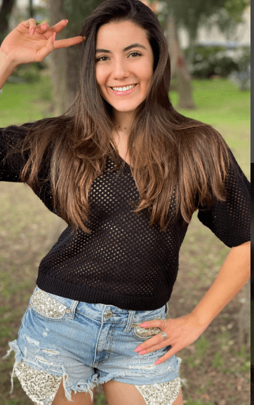 Sueter vampira cuello V con hoyos 5