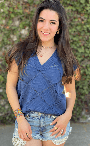 Chaleco rombos con lineas caladas cuello V 2