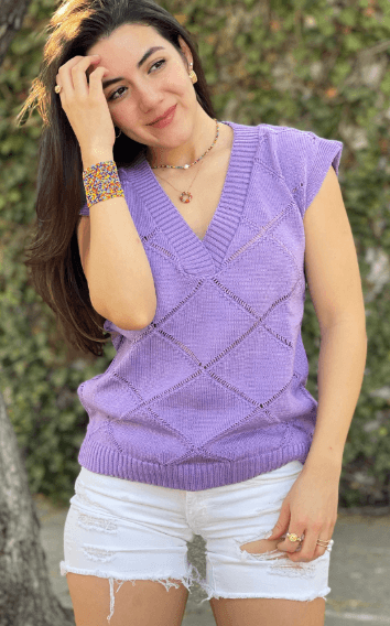 Chaleco rombos con lineas caladas cuello V 3