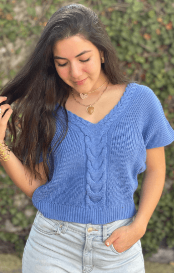 Blusa con trenza en V